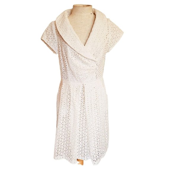 Julian Taylor Dresses & Skirts - Julian Taylor vintage dress size 12 faux wrap wrap collar eyelet white pockets